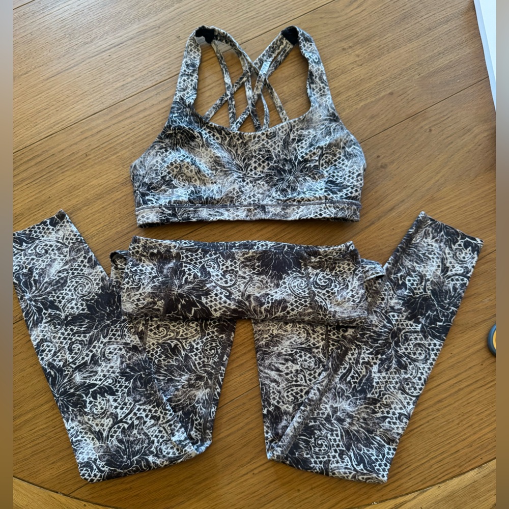 lululemon Black and Cream Botanical-Print Sports Bra
